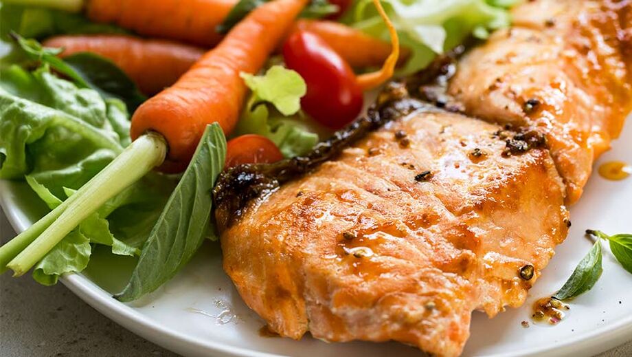 Ha fogyni szeretne, halat és friss zöldségeket kell beiktatnia az étrendbe. 